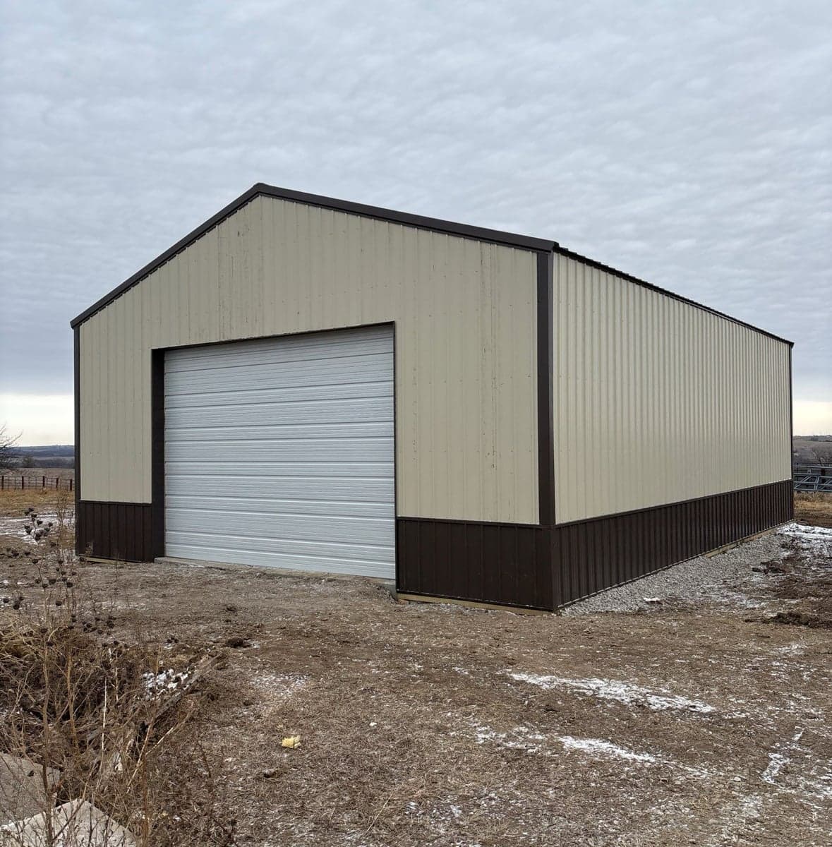 Postframe Building 30x30x10